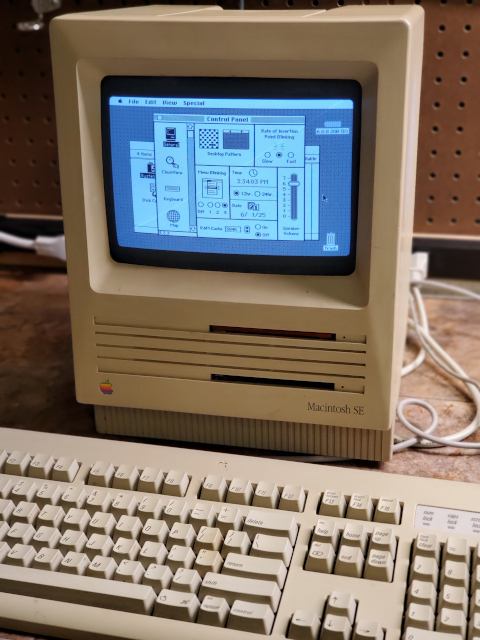 Macintosh SE